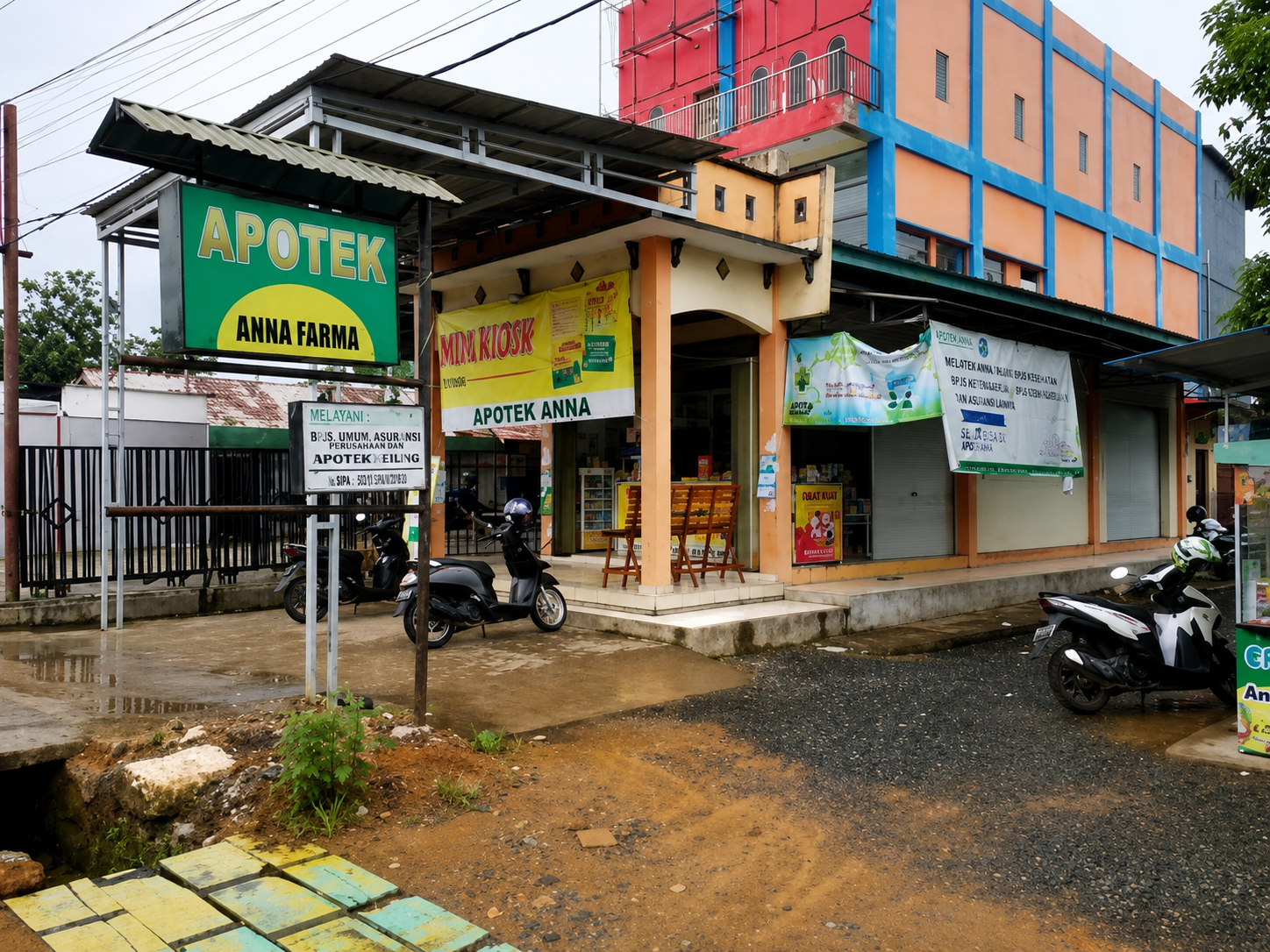 Gedung Apotek Anna Farma